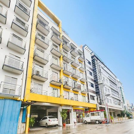 Oyo 893 Dian Suites Makati Manila Exterior photo