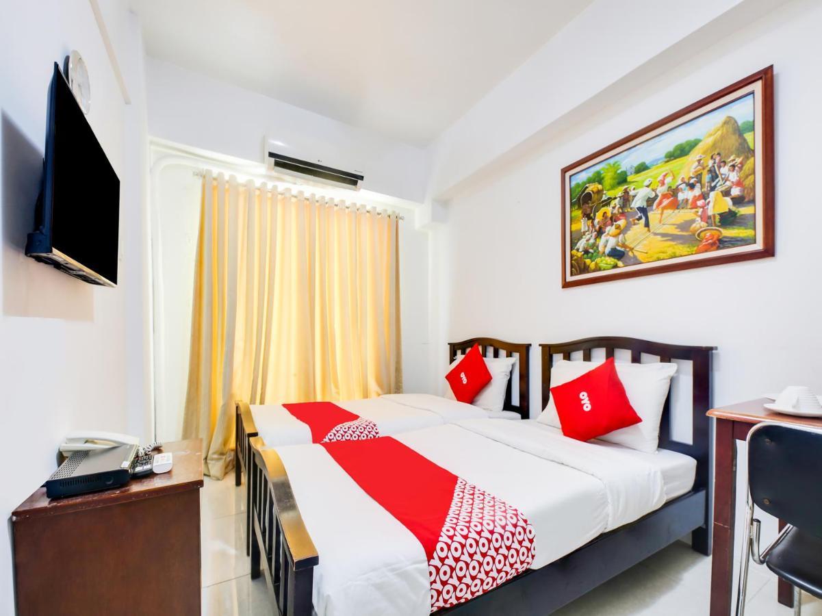 Oyo 893 Dian Suites Makati Manila Exterior photo