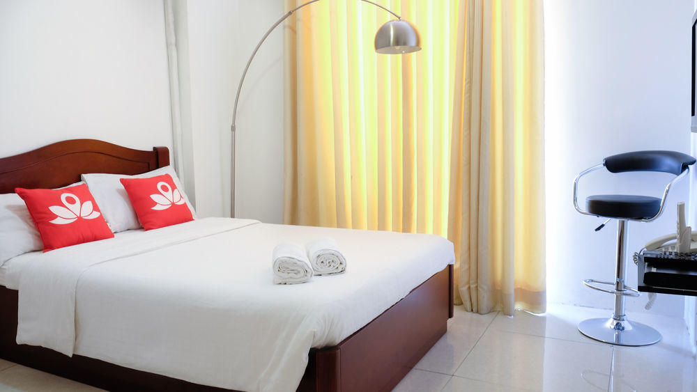 Oyo 893 Dian Suites Makati Manila Exterior photo