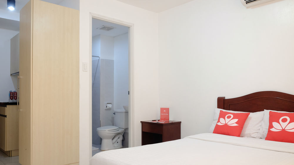 Oyo 893 Dian Suites Makati Manila Exterior photo