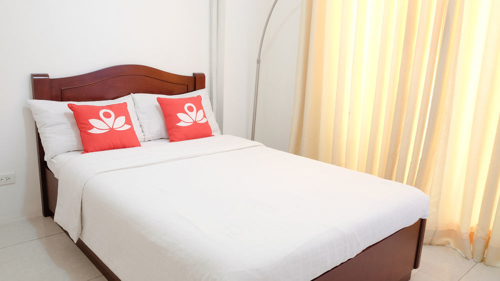 Oyo 893 Dian Suites Makati Manila Exterior photo