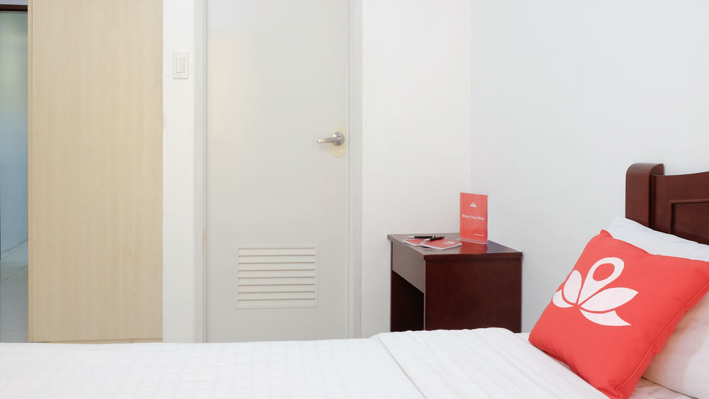Oyo 893 Dian Suites Makati Manila Exterior photo