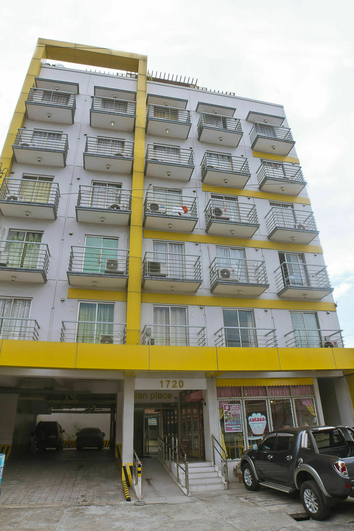 Oyo 893 Dian Suites Makati Manila Exterior photo